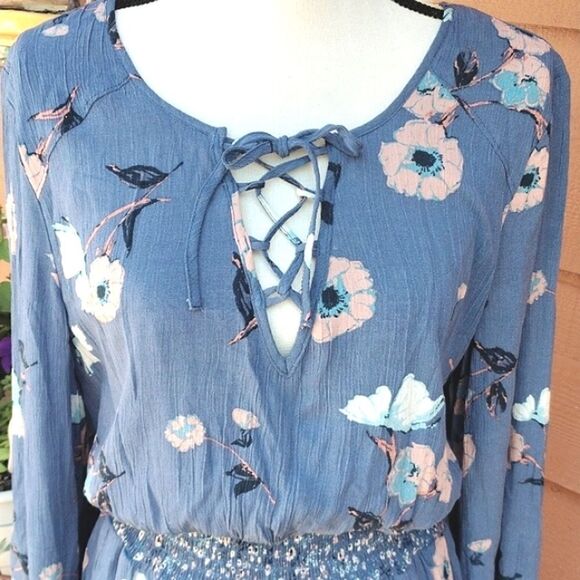 Shyanne Dress  - Picture 3 of 12